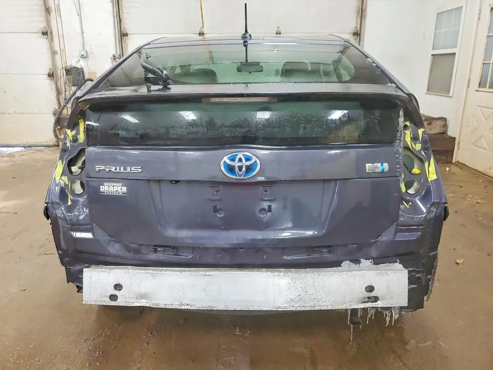 2010 TOYOTA PRIUS III  