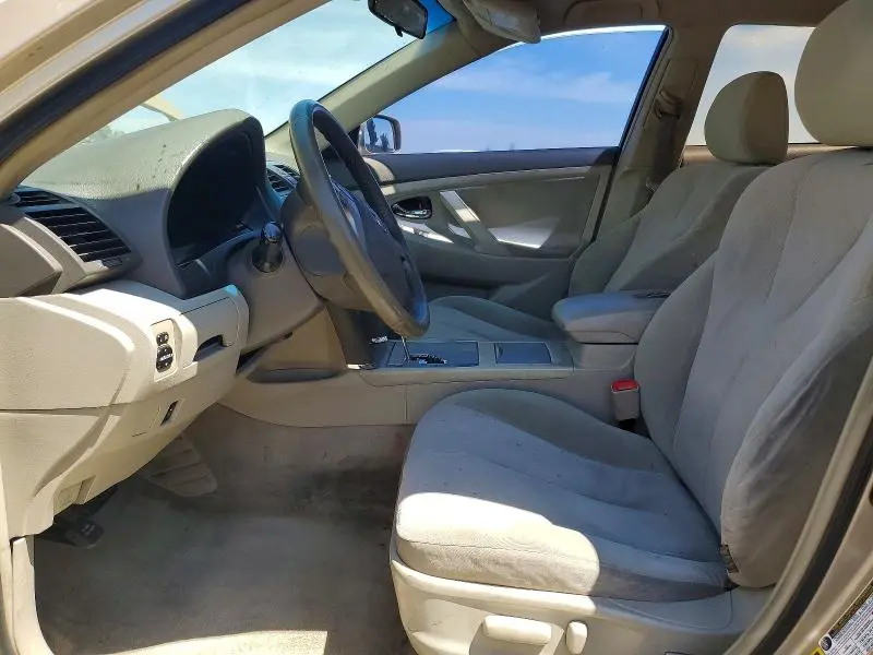 2010 TOYOTA CAMRY LE  