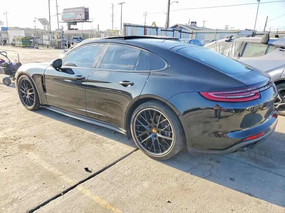 2018 PORSCHE PANAMERA 4  