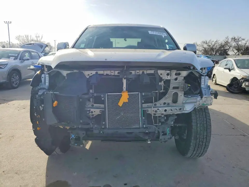 2023 TOYOTA TUNDRA SR5  