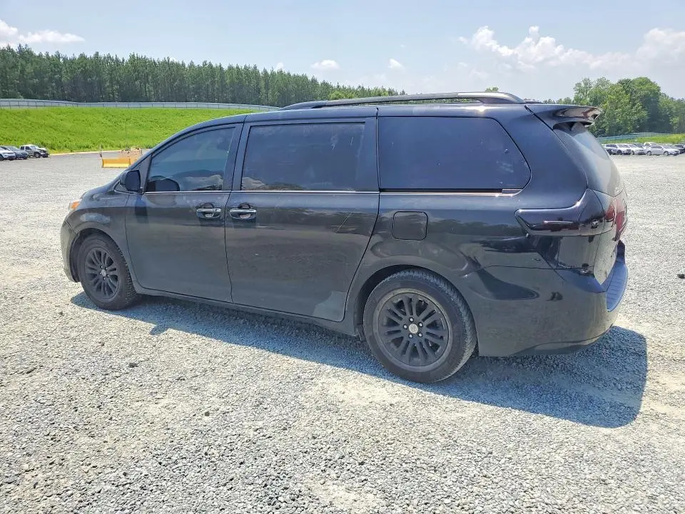 2016 TOYOTA SIENNA XLE 8-PASSENGER  