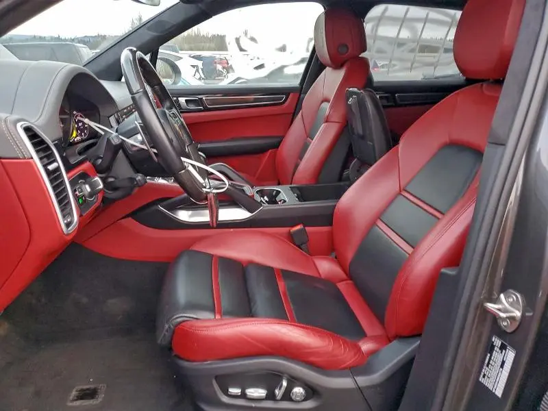 2021 PORSCHE CAYENNE TURBO  