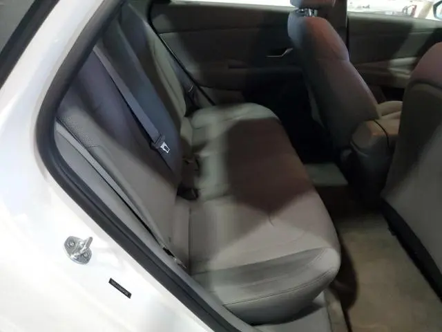 2021 HYUNDAI ELANTRA SE  