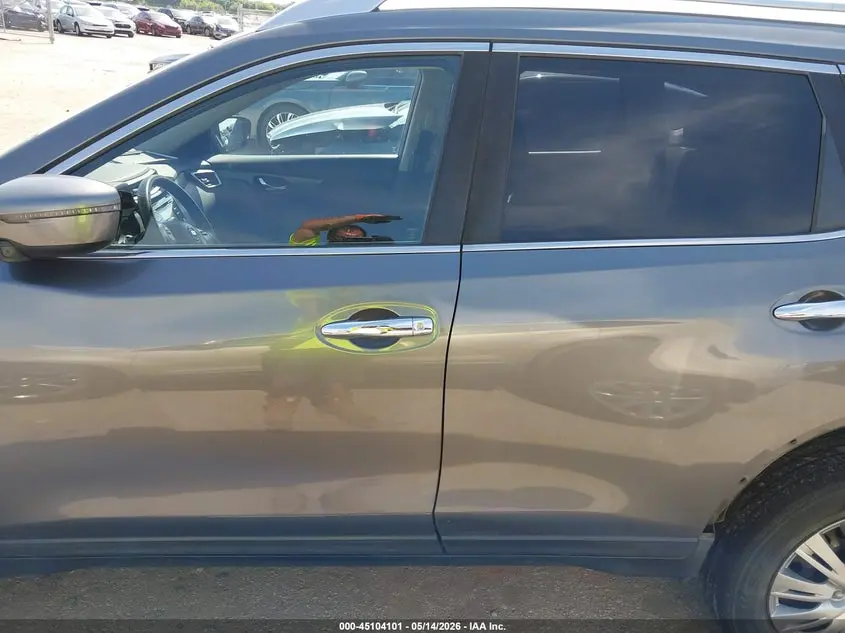 2016 NISSAN ROGUE S