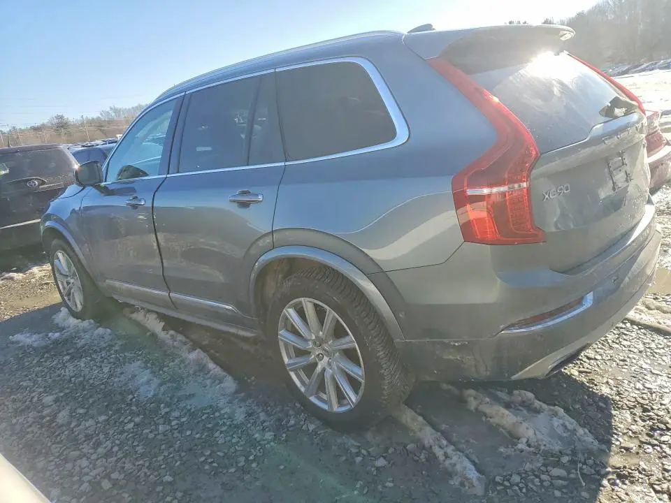 2017 VOLVO XC90 T6  
