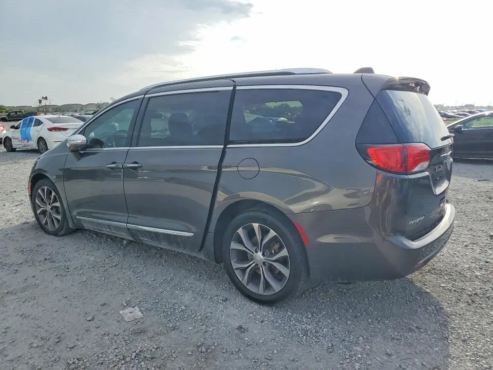2018 CHRYSLER PACIFICA LIMITED  