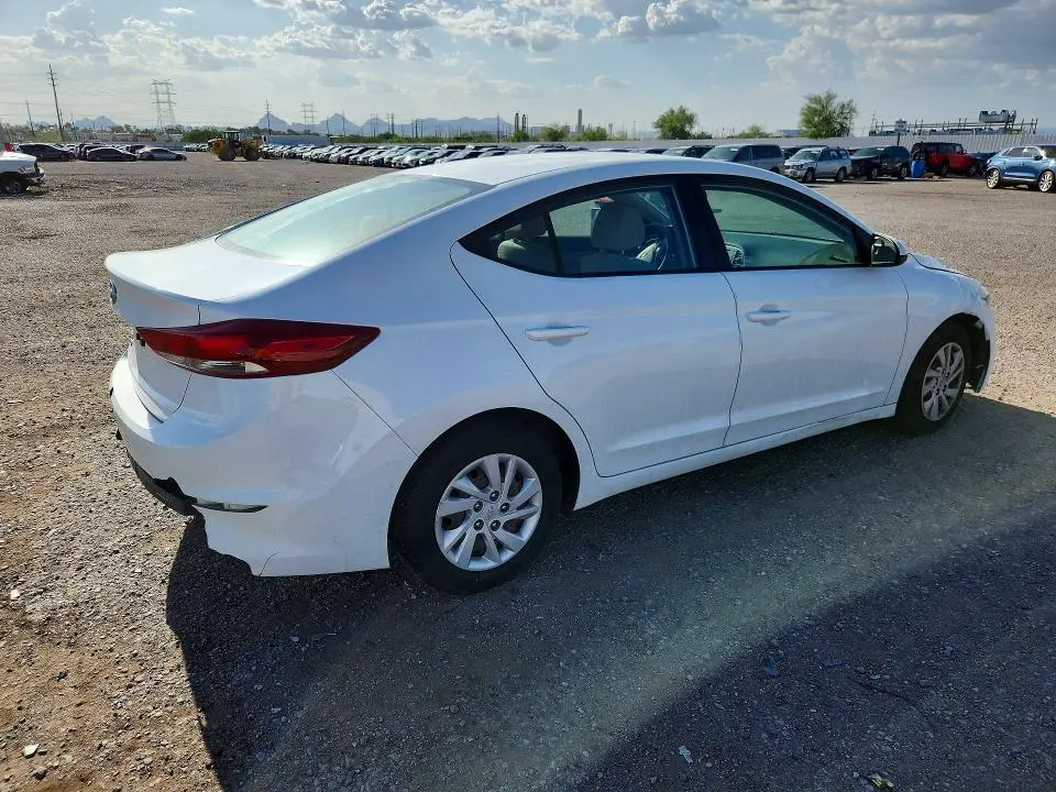 2018 HYUNDAI ELANTRA SE  
