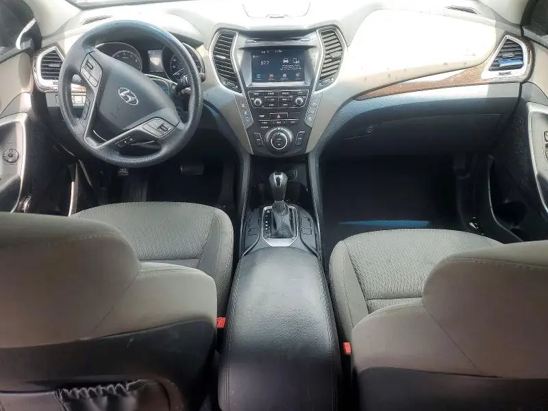 2018 HYUNDAI SANTA FE SE  