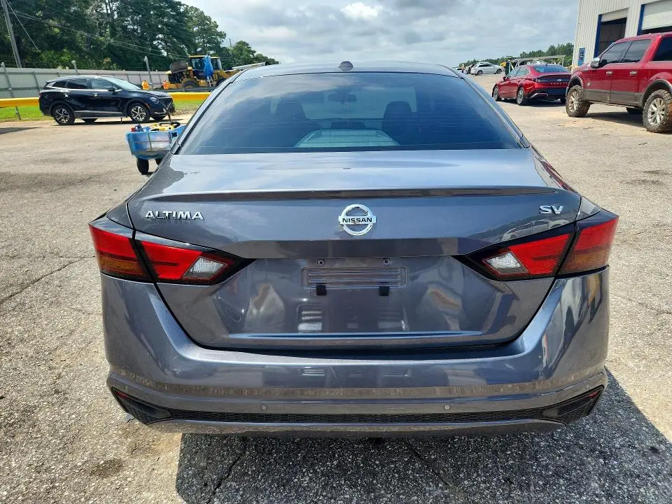 2022 NISSAN ALTIMA SV  