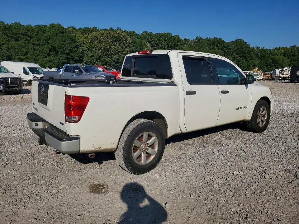 2011 NISSAN TITAN S  