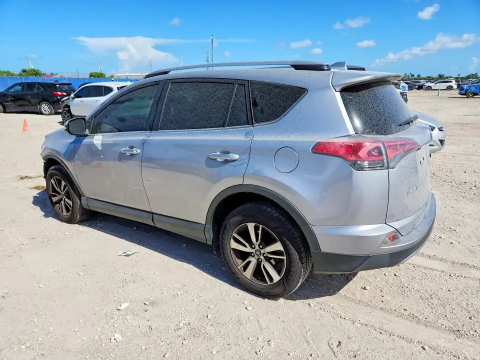 2018 TOYOTA RAV4 XLE  