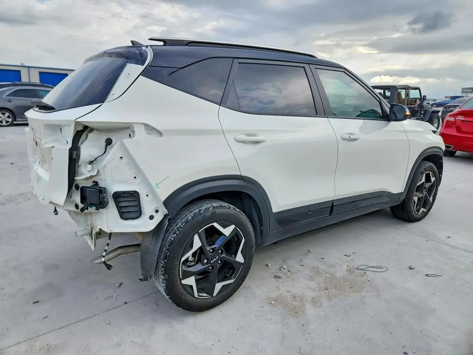2025 KIA SELTOS S  