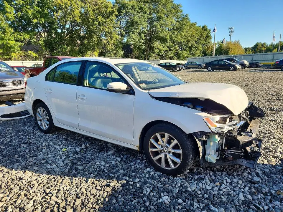 2011 VOLKSWAGEN JETTA SE  