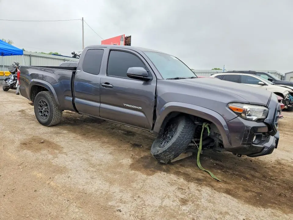 2018 TOYOTA TACOMA SR5 V6  