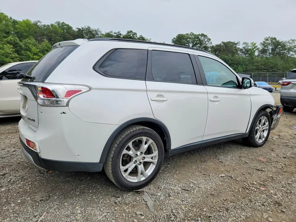 2015 MITSUBISHI OUTLANDER SE  