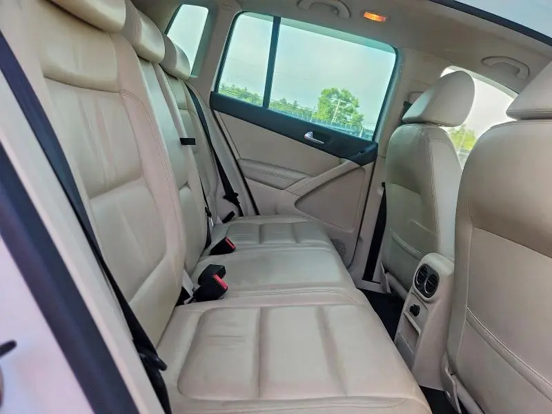 2011 VOLKSWAGEN TIGUAN S  