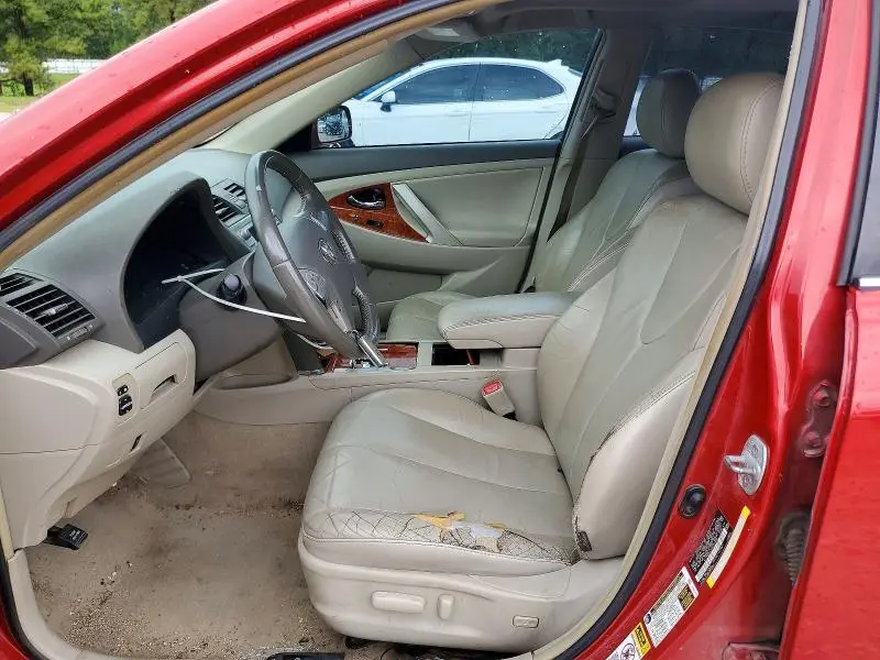 2010 TOYOTA CAMRY XLE V6  