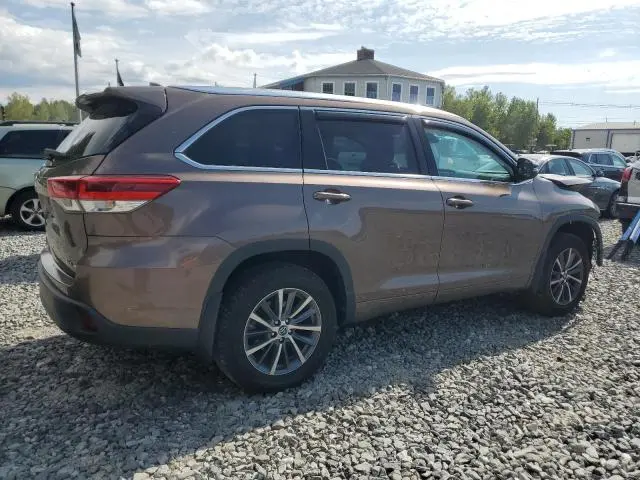 2018 TOYOTA HIGHLANDER SE  