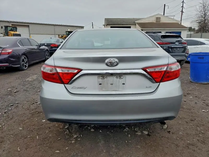 2016 TOYOTA CAMRY LE  