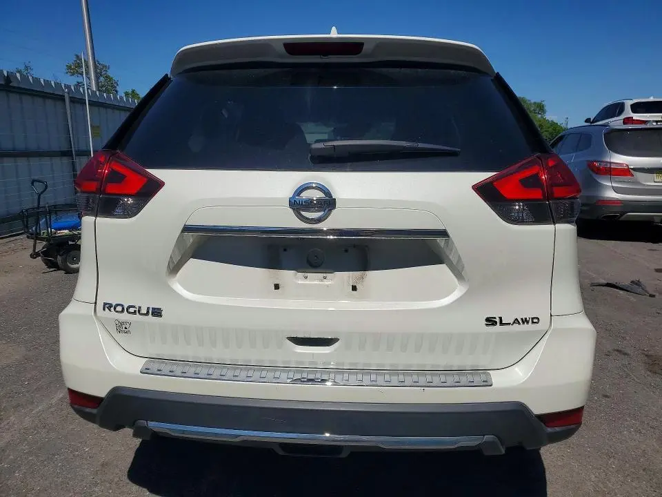 2017 NISSAN ROGUE SL  