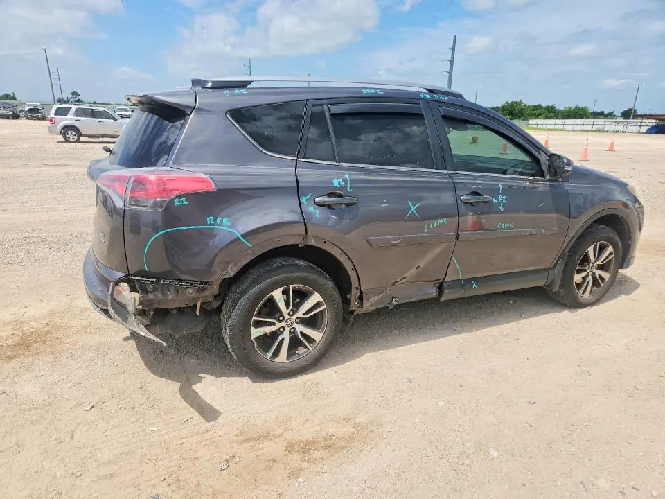 2017 TOYOTA RAV4 XLE  