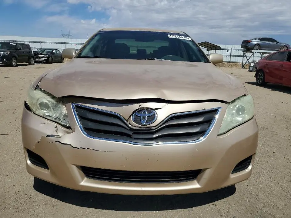 2011 TOYOTA CAMRY LE  