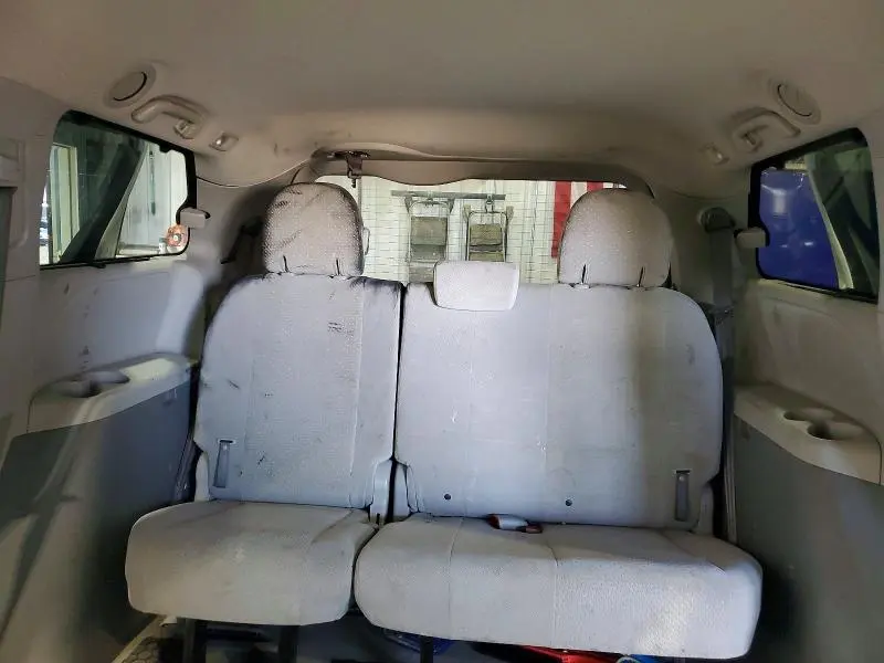 2014 TOYOTA SIENNA LE  