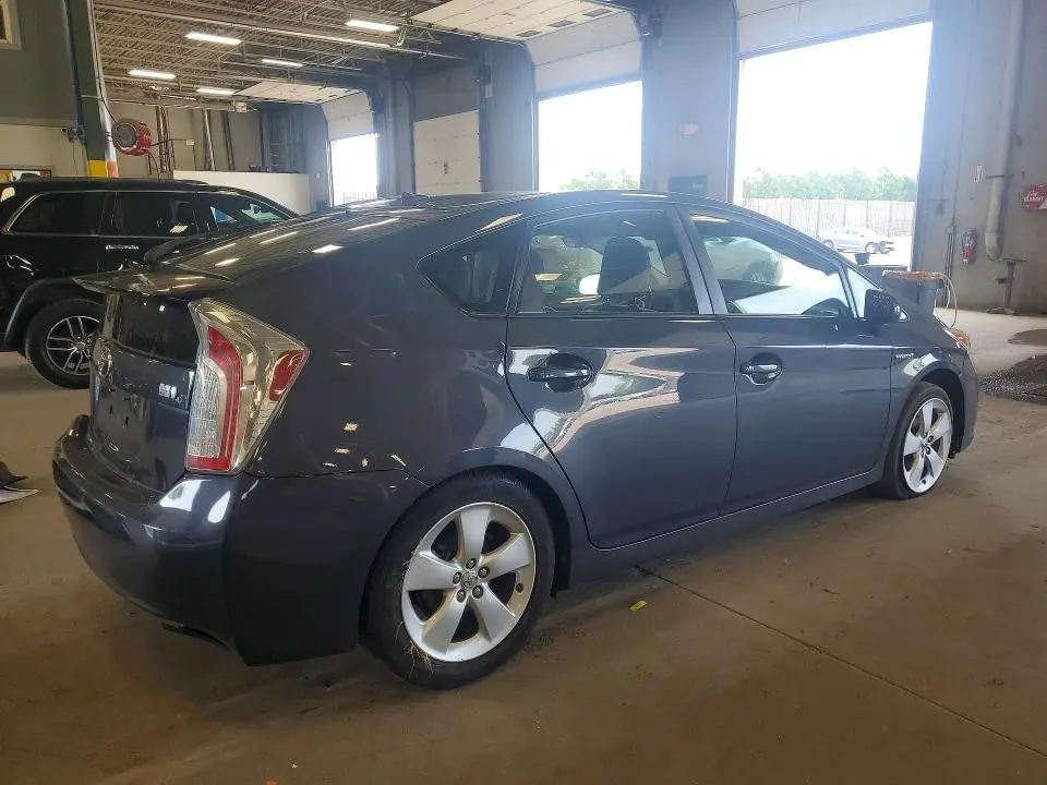 2015 TOYOTA PRIUS FIVE  