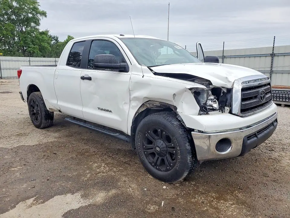 2011 TOYOTA TUNDRA DOUBLE CAB SR5  