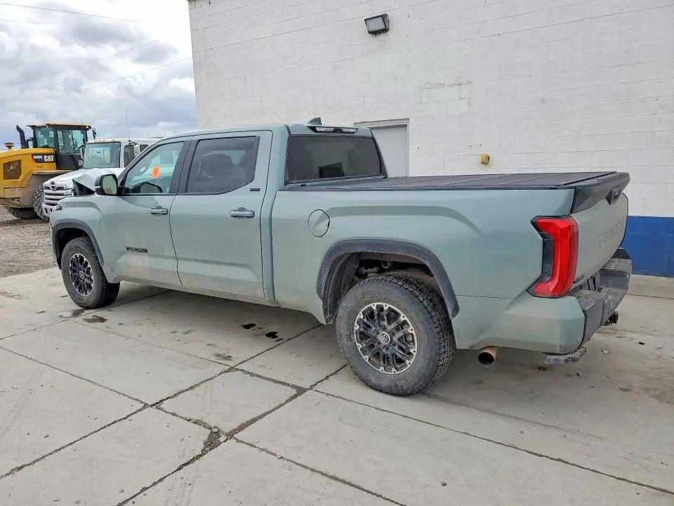 2025 TOYOTA TUNDRA CREWMAX SR5  