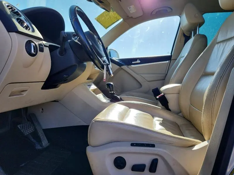 2013 VOLKSWAGEN TIGUAN S  