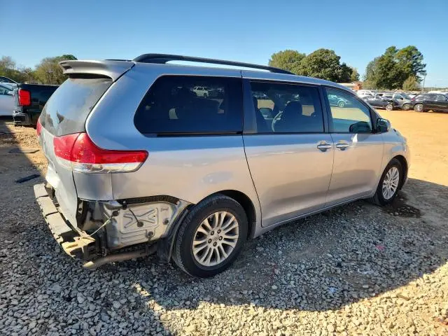 2014 TOYOTA SIENNA XLE  