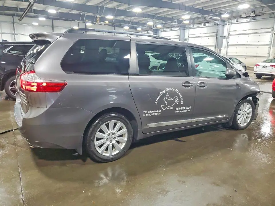 2017 TOYOTA SIENNA XLE 7-PASSENGER  