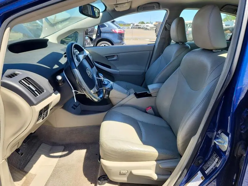 2010 TOYOTA PRIUS V  