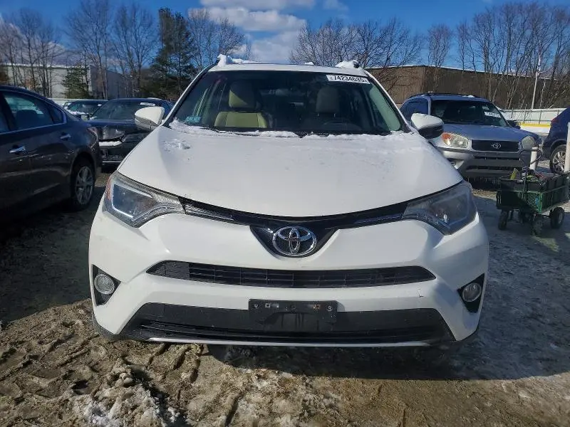2016 TOYOTA RAV4 XLE  
