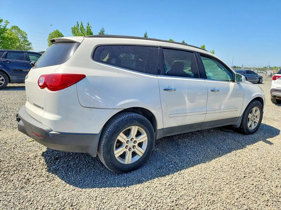 2011 CHEVROLET TRAVERSE LT  