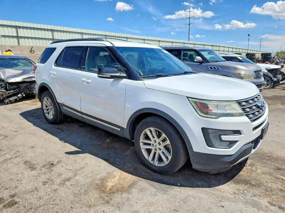2017 FORD EXPLORER XLT  