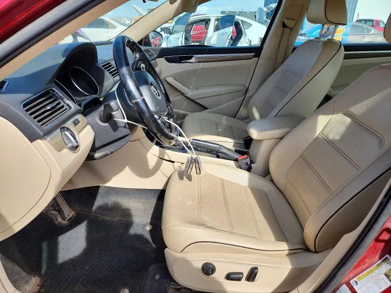 2017 VOLKSWAGEN PASSAT SE  