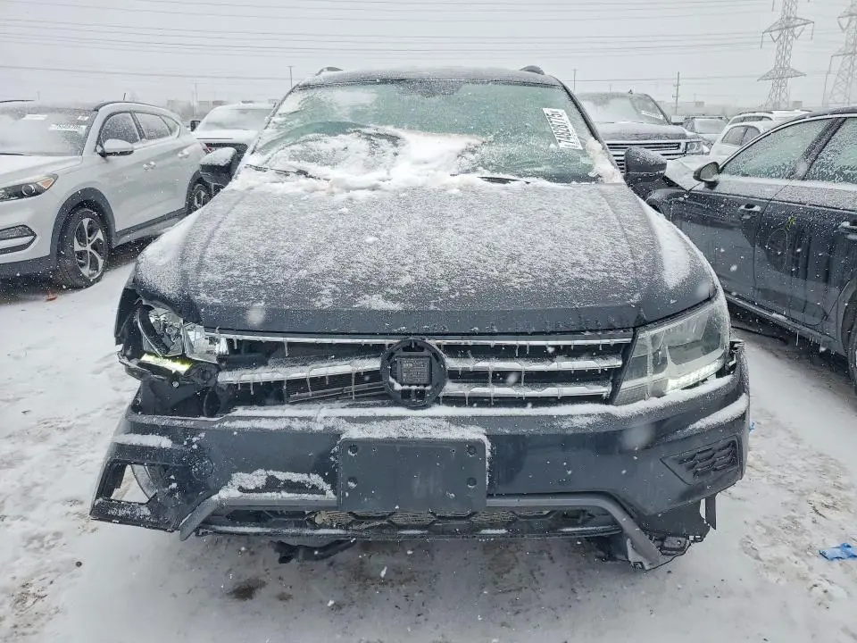 2021 VOLKSWAGEN TIGUAN SE  