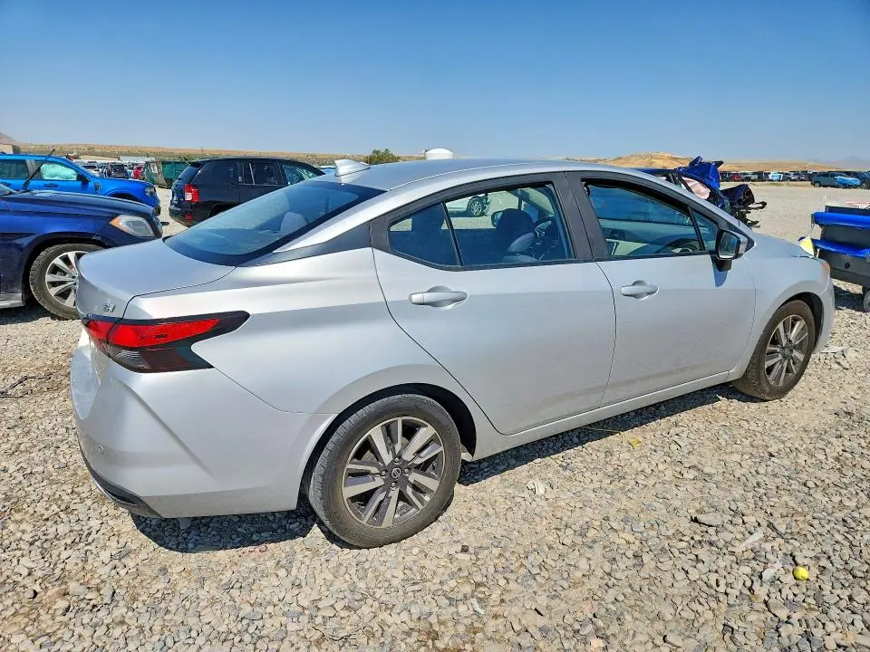 2020 NISSAN VERSA SV  
