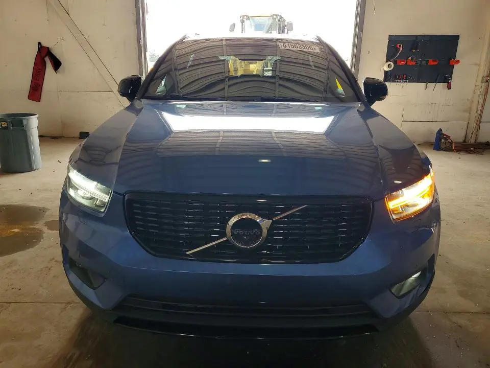 2021 VOLVO XC40 T5 R-DESIGN  