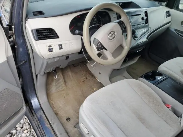 2014 TOYOTA SIENNA LE  