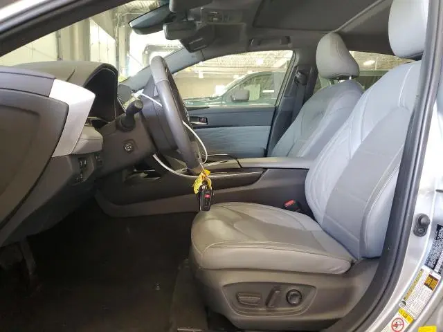 2019 TOYOTA AVALON XLE  