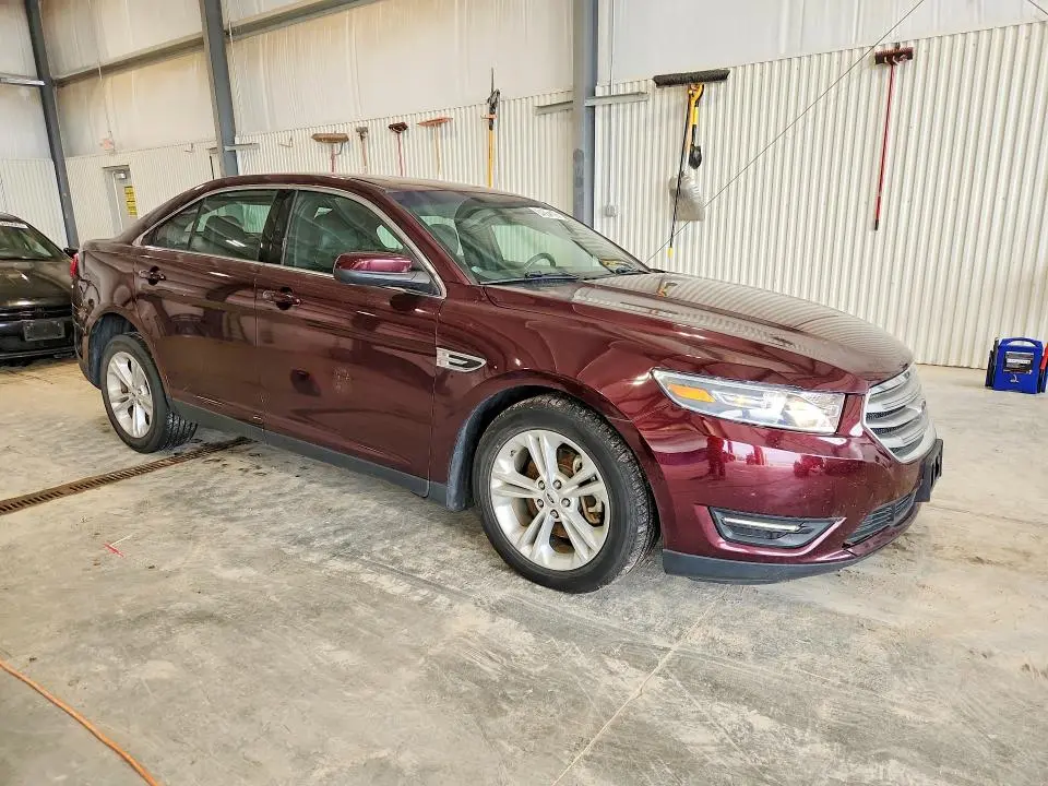 2018 FORD TAURUS SEL  