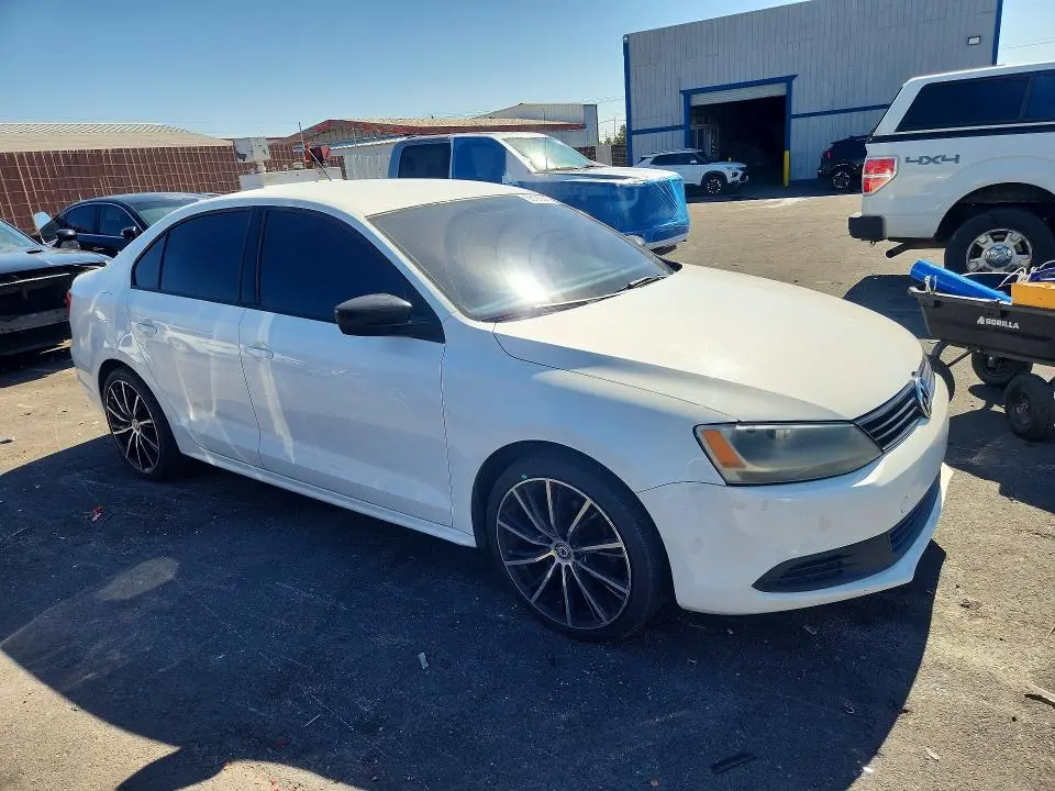 2014 VOLKSWAGEN JETTA BASE  
