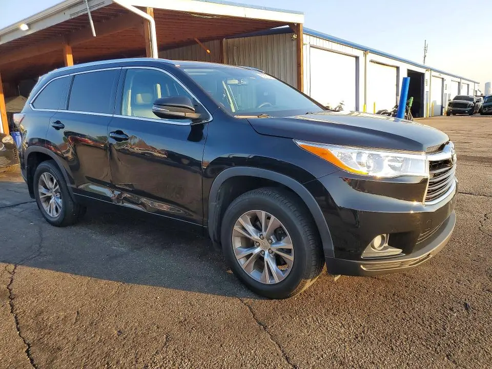 2015 TOYOTA HIGHLANDER XLE  