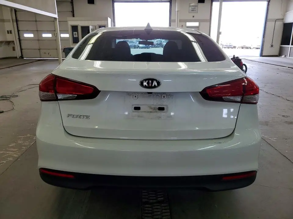 2018 KIA FORTE LX  