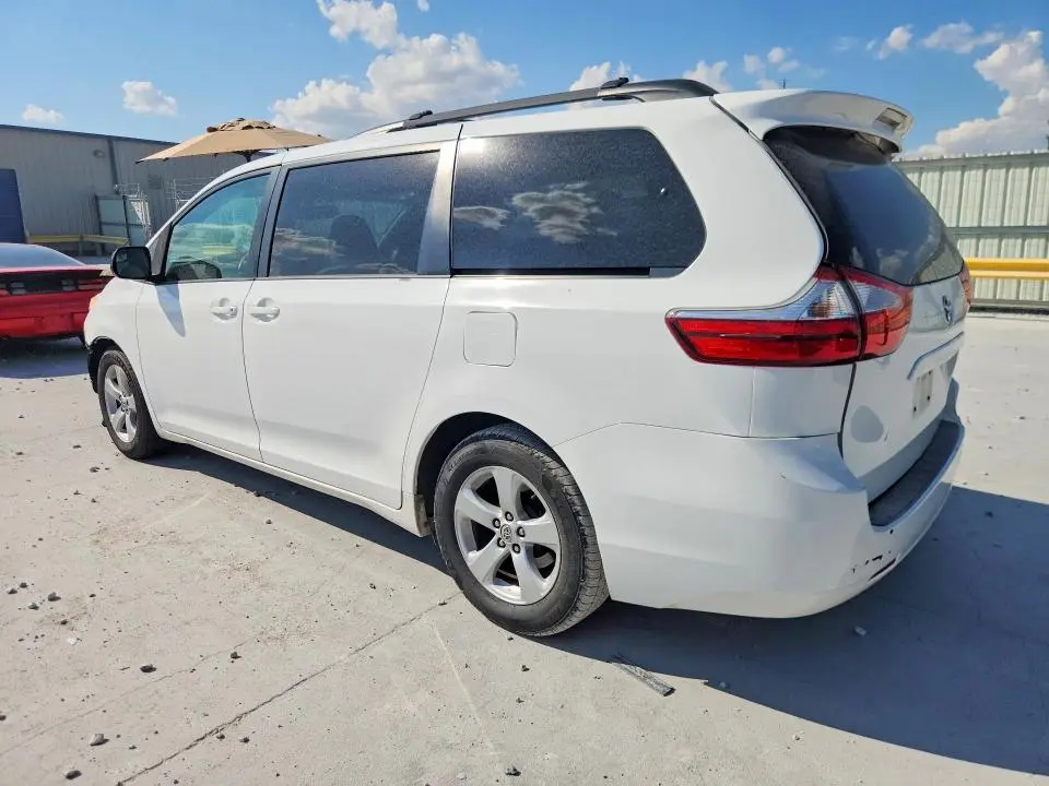 2015 TOYOTA SIENNA LE  