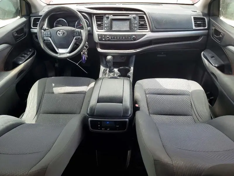2016 TOYOTA HIGHLANDER LE  
