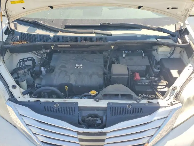 2013 TOYOTA SIENNA LIMITED 7-PASSENGER  
